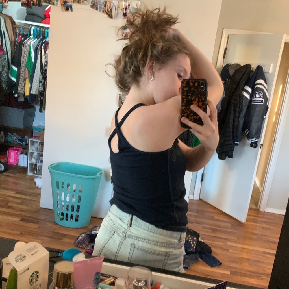 Navy floral keyhole tank - Picture 2 of 2